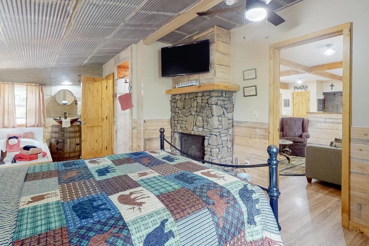 Bear Caves At Black Bear Cottages Sevierville Ngoại thất bức ảnh